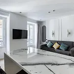 Chic Apartment In Paris 8Th - Near Champs-Elysee