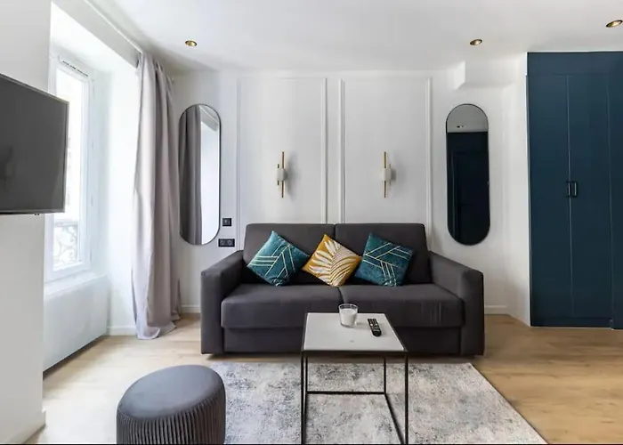 Chic Apartment In Paris 8Th - Near Champs-Elysee